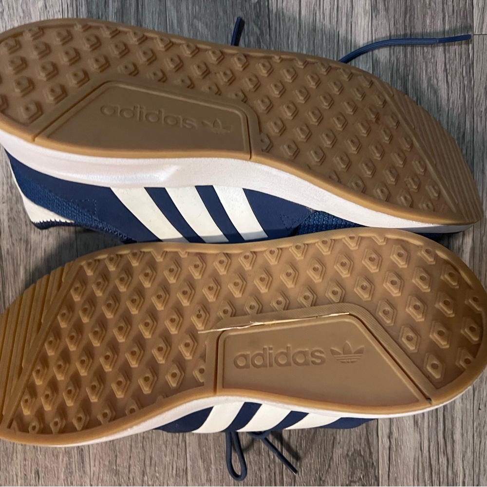 Adidas XPLR Shoes - Picture 3 of 4